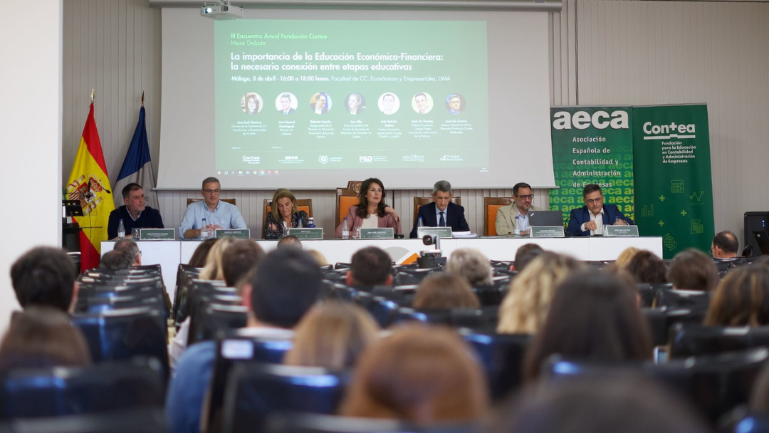 ¿Cómo mejorar la educación económico-financiera de nuestras aulas? Conclusiones de la Mesa Debate en Málaga