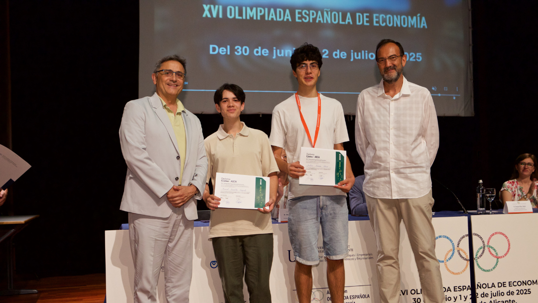 Fundación Contea  entrega los diplomas «Contea-AECA» de la XVI Olimpiada Española de Economía